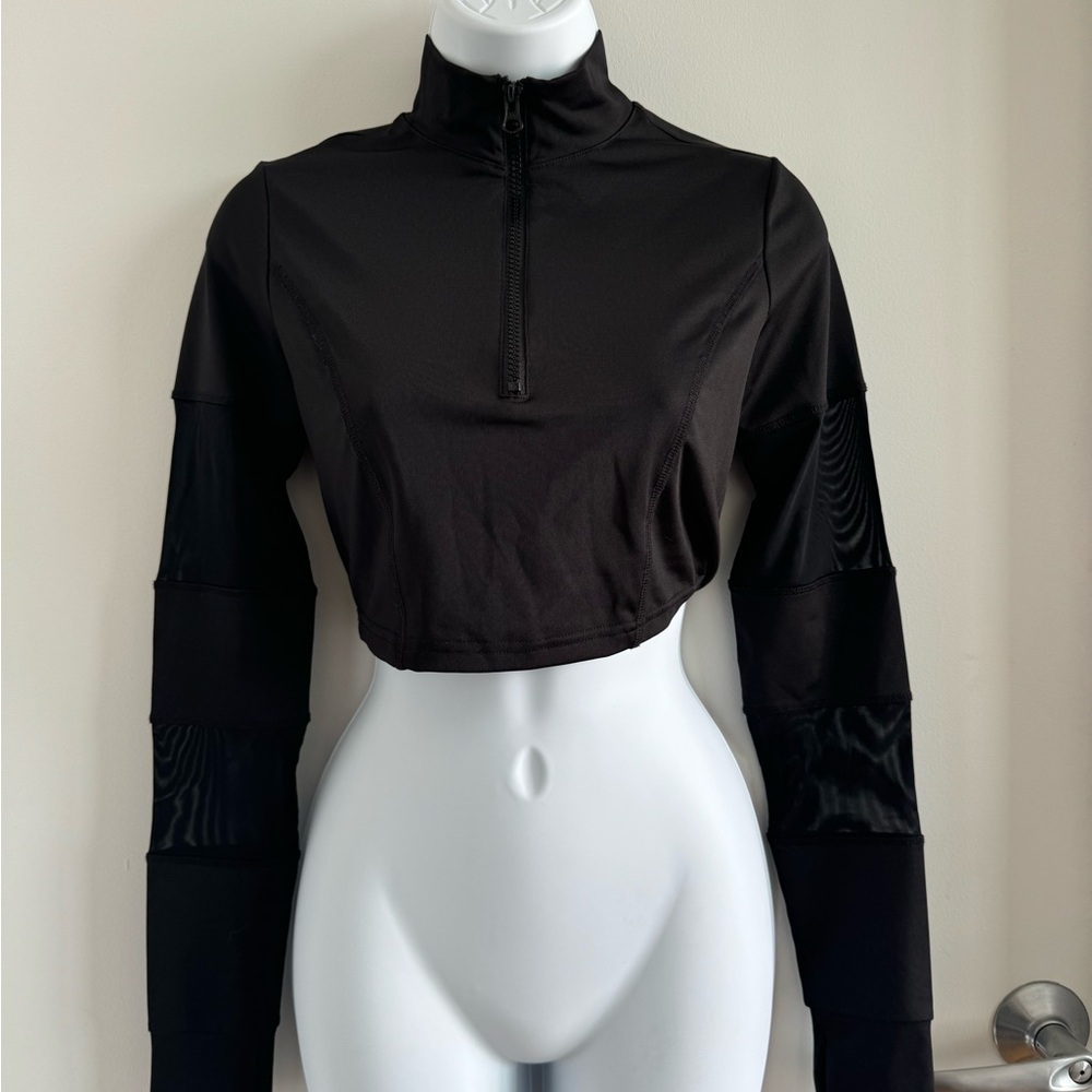 Forever21 Activewear Black Women's Cropped Top